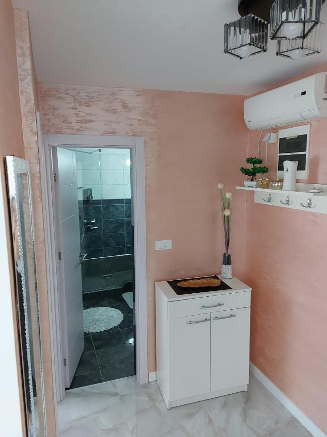 Apartman Star Lux Kula Exteriör bild